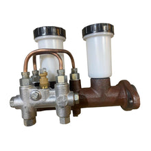 Carregar imagem no visualizador da Galeria, Brake Master Cylinder Dual Reservoir with Proportioning Valve – Bukhanka Modern (2.7L), Hunter &amp; 469 (2.7L) – OEM 3151-3505010 / 046900-3505010-95 - Brake system - UAZ spare parts