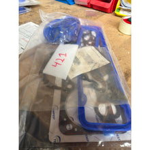 Kép betöltése a Galéria nézegetőbe, Engine Gasket Set ZMZ421 - Bukhanka &amp; Hunter &amp; 469 - OEM 421gasketset - - UAZ spare parts