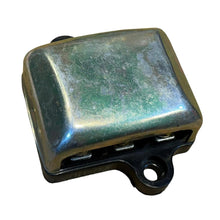 Kép betöltése a Galéria nézegetőbe, Fuse Box with 3 Wire Fuses – Bukhanka Classic (2.4L &amp; 2.9L), Hunter &amp; 469 (2.4L &amp; 2.9L) – OEM 3722100 - Electrical and instruments - UAZ spare parts