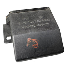 Lataa kuva Galleria-katseluun, Hazard Light Relay – Bukhanka Classic &amp; Hunter 469 (2.4L &amp; 2.9L) – OEM 37.003.454-78 / 003.454-79 - Electrical and instruments - UAZ spare parts