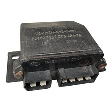 Lataa kuva Galleria-katseluun, Hazard Light Relay – Bukhanka Classic &amp; Hunter 469 (2.4L &amp; 2.9L) – OEM 37.003.454-78 / 003.454-79 - Electrical and instruments - UAZ spare parts