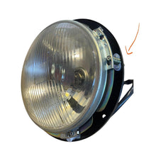 Afbeelding in Gallery-weergave laden, Headlight Side Mounting Clip – Bukhanka (Classic &amp; Modern), Hunter &amp; 469 – OEM 5430-x-646-ZK - Lights - UAZ spare parts