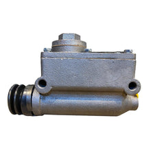Ielādēt attēlu galerijas skatītājā, Master Brake Cylinder – Bukhanka Classic (2.4L &amp; 2.9L), Hunter &amp; 469 – OEM 12-3505010 - Brake system - UAZ spare parts