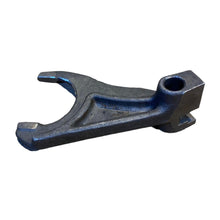 Charger l'image dans la galerie, Shift Fork Transfer Case – Bukhanka (Classic 2.4L &amp; 2.9L, Modern 2.7L), Hunter &amp; 469 (2.4L, 2.7L, 2.9L) – OEM 390900-1803020 - Clutch and transmission - UAZ spare parts