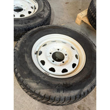 Заредете изображението в галерията, Wheel &amp; Tire Set 16in White 225/75R16 (5x) – Hunter &amp; 469; Bukhanka – USED - - UAZ spare parts