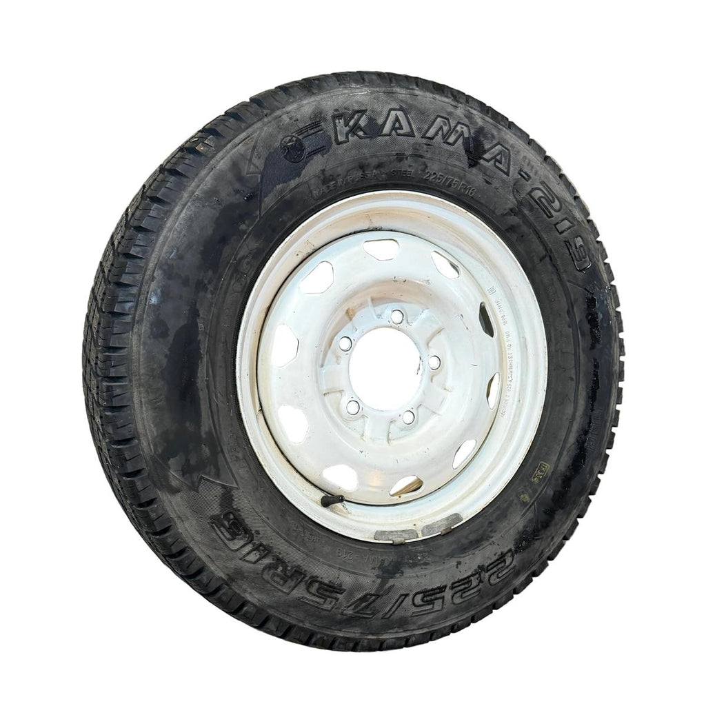 Wheel & Tire Set 16in White 225/75R16 (5x) – Hunter & 469; Bukhanka – USED - - UAZ spare parts