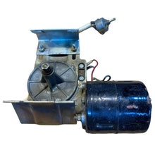 Заредете изображението в галерията, Windscreen Wiper Motor Classic – Bukhanka Classic (2.4L &amp; 2.9L) – OEM 5205100 - Electrical and instruments - UAZ spare parts