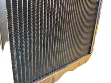 Laden Sie das Bild in den Galerie-Viewer, Classic radiator Volga 2410 – OEM 24-1301010 - - UAZ spare parts