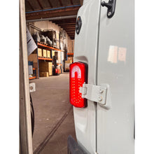 Last inn bildet i gallerivisningen, LED Taillight Set + Relay - Hunter &amp; 469 (2.7L), Bukhanka (2.4/2.7/2.9L) - - UAZ spare parts