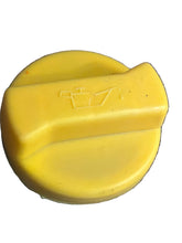 Laadi pilt galeriivaaturisse, Oil Filler Cap – Bukhanka Modern (2.7L), Hunter &amp; 469 (2.7L), Patriot &amp; Profi – OEM 928375723891 - Engine - UAZ spare parts