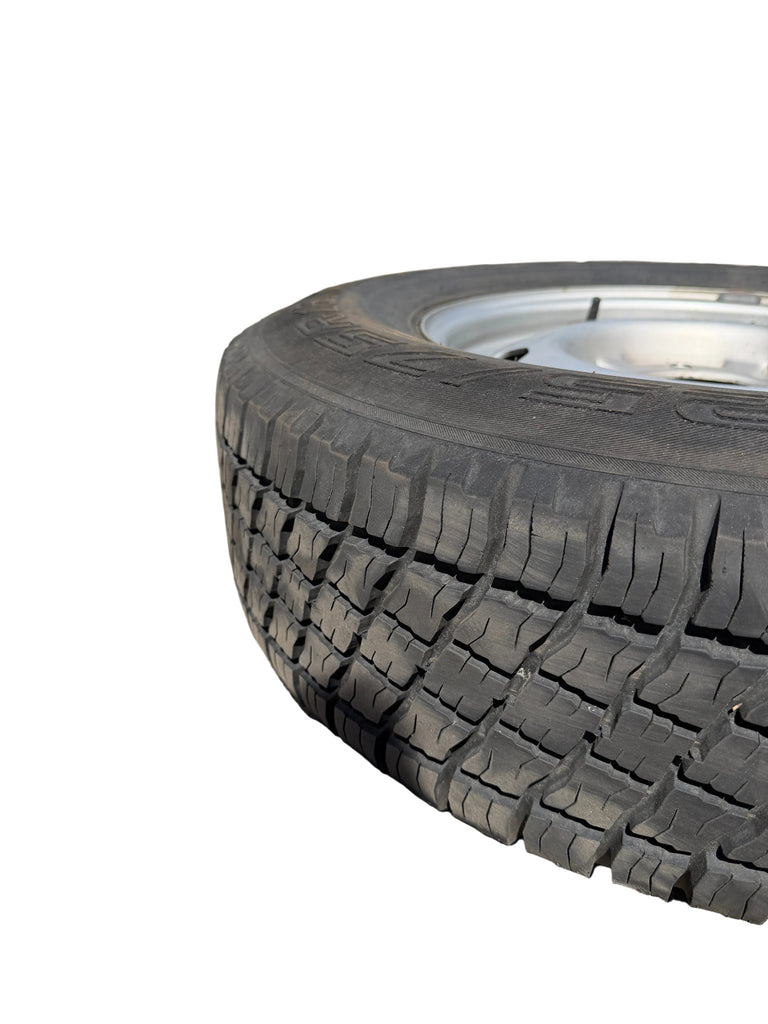 Wheel & Tire Set 16in Silver 225/75R16 (5x) – Hunter & 469; Bukhanka – USED - - UAZ spare parts